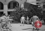 Image US Army Air Forces battant cadets jouant au basket-ball Texas USA, 1940, de la seconde 15 séquences d'archives historiques vidéo 65675076480