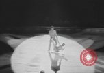 Standbild Ice Capades von 1956 Atlantic City New Jersey USA, 1955, aus Sekunde 29 historischem Filmmaterial Videoclip 65675076491