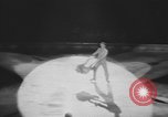 Standbild Ice Capades von 1956 Atlantic City New Jersey USA, 1955, aus Sekunde 30 historischem Filmmaterial Videoclip 65675076491