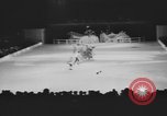 Standbild Ice Capades von 1956 Atlantic City New Jersey USA, 1955, aus Sekunde 41 historischem Filmmaterial Videoclip 65675076491
