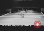 Standbild Ice Capades von 1956 Atlantic City New Jersey USA, 1955, aus Sekunde 46 historischem Filmmaterial Videoclip 65675076491