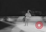 Standbild Ice Capades von 1956 Atlantic City New Jersey USA, 1955, aus Sekunde 62 historischem Filmmaterial Videoclip 65675076491