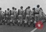 Standbild Audie Murphy Tacoma Washington Fort Lewis USA, 1954, aus Sekunde 25 historischem Filmmaterial Videoclip 65675076498