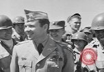Standbild Audie Murphy Tacoma Washington Fort Lewis USA, 1954, aus Sekunde 40 historischem Filmmaterial Videoclip 65675076498