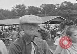 Standbild Hambletonian racing Goshen New York USA, 1954, aus Sekunde 9 historischem Filmmaterial Videoclip 65675076499