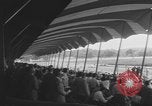 Standbild Hambletonian racing Goshen New York USA, 1954, aus Sekunde 20 historischem Filmmaterial Videoclip 65675076499