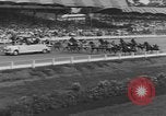 Standbild Hambletonian racing Goshen New York USA, 1954, aus Sekunde 23 historischem Filmmaterial Videoclip 65675076499
