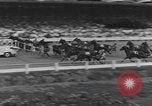 Standbild Hambletonian racing Goshen New York USA, 1954, aus Sekunde 25 historischem Filmmaterial Videoclip 65675076499