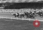 Standbild Hambletonian racing Goshen New York USA, 1954, aus Sekunde 28 historischem Filmmaterial Videoclip 65675076499