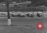 Standbild Hambletonian racing Goshen New York USA, 1954, aus Sekunde 44 historischem Filmmaterial Videoclip 65675076499