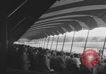 Standbild Hambletonian racing Goshen New York USA, 1954, aus Sekunde 60 historischem Filmmaterial Videoclip 65675076499