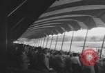Standbild Hambletonian racing Goshen New York USA, 1954, aus Sekunde 61 historischem Filmmaterial Videoclip 65675076499