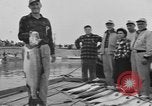 Immagine di Westport Salmon Derby Westport Washington USA, 1954, secondo 53 filmato di repertorio 65675076500