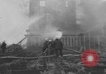 Standbild Schäden durch Brand Paris Frankreich, 1954, aus Sekunde 14 historischem Filmmaterial Videoclip 65675076502