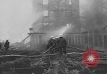 Standbild Schäden durch Brand Paris Frankreich, 1954, aus Sekunde 16 historischem Filmmaterial Videoclip 65675076502