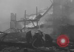 Standbild Schäden durch Brand Paris Frankreich, 1954, aus Sekunde 43 historischem Filmmaterial Videoclip 65675076502