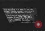 Immagine di Svelando la placca West Orange New Jersey USA, 1954, secondo 12 filmato di repertorio 65675076503