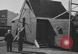 Immagine di Svelando la placca West Orange New Jersey USA, 1954, secondo 22 filmato di repertorio 65675076503
