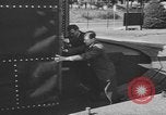 Immagine di Svelando la placca West Orange New Jersey USA, 1954, secondo 24 filmato di repertorio 65675076503