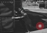 Immagine di Svelando la placca West Orange New Jersey USA, 1954, secondo 25 filmato di repertorio 65675076503