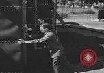 Immagine di Svelando la placca West Orange New Jersey USA, 1954, secondo 26 filmato di repertorio 65675076503