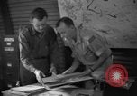 Standbild Yank Magazin Pacific Theater, 1945, aus Sekunde 10 historischem Filmmaterial Videoclip 65675076515