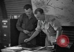 Standbild Yank Magazin Pacific Theater, 1945, aus Sekunde 20 historischem Filmmaterial Videoclip 65675076515
