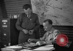 Standbild Yank Magazin Pacific Theater, 1945, aus Sekunde 27 historischem Filmmaterial Videoclip 65675076515