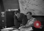 Standbild Yank Magazin Pacific Theater, 1945, aus Sekunde 29 historischem Filmmaterial Videoclip 65675076515