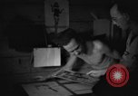 Standbild Yank Magazin Pacific Theater, 1945, aus Sekunde 4 historischem Filmmaterial Videoclip 65675076516