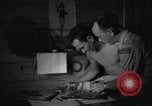 Standbild Yank Magazin Pacific Theater, 1945, aus Sekunde 12 historischem Filmmaterial Videoclip 65675076516