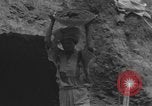 Immagine di Fuga degli stranieri Ad Addis Abeba in Etiopia, 1935, secondo 57 filmato di repertorio 65675076534
