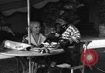 Immagine di Uno scimpanzé Los Angeles California USA, 1935, secondo 4 filmato di repertorio 65675076535