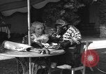 Immagine di Uno scimpanzé Los Angeles California USA, 1935, secondo 6 filmato di repertorio 65675076535