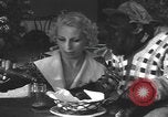 Immagine di Uno scimpanzé Los Angeles California USA, 1935, secondo 18 filmato di repertorio 65675076535