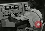Immagine di Industria televisiva United States USA, 1950, secondo 40 filmato di repertorio 65675076546