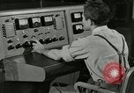 Immagine di Industria televisiva United States USA, 1950, secondo 42 filmato di repertorio 65675076546