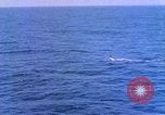 Standbild United States Navy Manöver Mittelmeer, 1966, aus Sekunde 25 historischem Filmmaterial Videoclip 65675076555