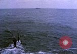 Standbild Live Fire Torpedo test Pazifik, 1966, aus Sekunde 28 historischem Filmmaterial Videoclip 65675076556