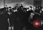 Standbild Frauen Marines Erholung in Camp Lejeune in Zweiten Weltkrieg North Carolina United States USA, 1944, aus Sekunde 29 historischem Filmmaterial Videoclip 65675076576