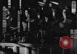 Immagine di Donne Marines in chiesa United States USA, 1944, secondo 17 filmato di repertorio 65675076577