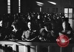 Immagine di Donne Marines in chiesa United States USA, 1944, secondo 25 filmato di repertorio 65675076577