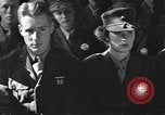 Immagine di Donne Marines in chiesa United States USA, 1944, secondo 31 filmato di repertorio 65675076577