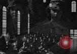 Immagine di Donne Marines in chiesa United States USA, 1944, secondo 34 filmato di repertorio 65675076577