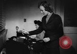 Immagine di Marine Corps womens riserva nella seconda guerra mondiale United States USA, 1944, secondo 37 filmato di repertorio 65675076579