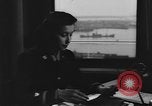 Immagine di Stati Uniti Guardia costiera donne della Riserva Oceano Pacifico, 1943, secondo 8 filmato di repertorio 65675076581