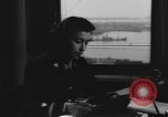 Immagine di Stati Uniti Guardia costiera donne della Riserva Oceano Pacifico, 1943, secondo 9 filmato di repertorio 65675076581
