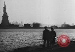 Standbild United States Coast Guards Frauen Reserve United States USA, 1943, aus Sekunde 9 historischem Filmmaterial Videoclip 65675076582