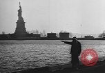 Standbild United States Coast Guards Frauen Reserve United States USA, 1943, aus Sekunde 12 historischem Filmmaterial Videoclip 65675076582