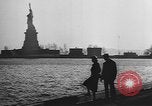 Standbild United States Coast Guards Frauen Reserve United States USA, 1943, aus Sekunde 14 historischem Filmmaterial Videoclip 65675076582